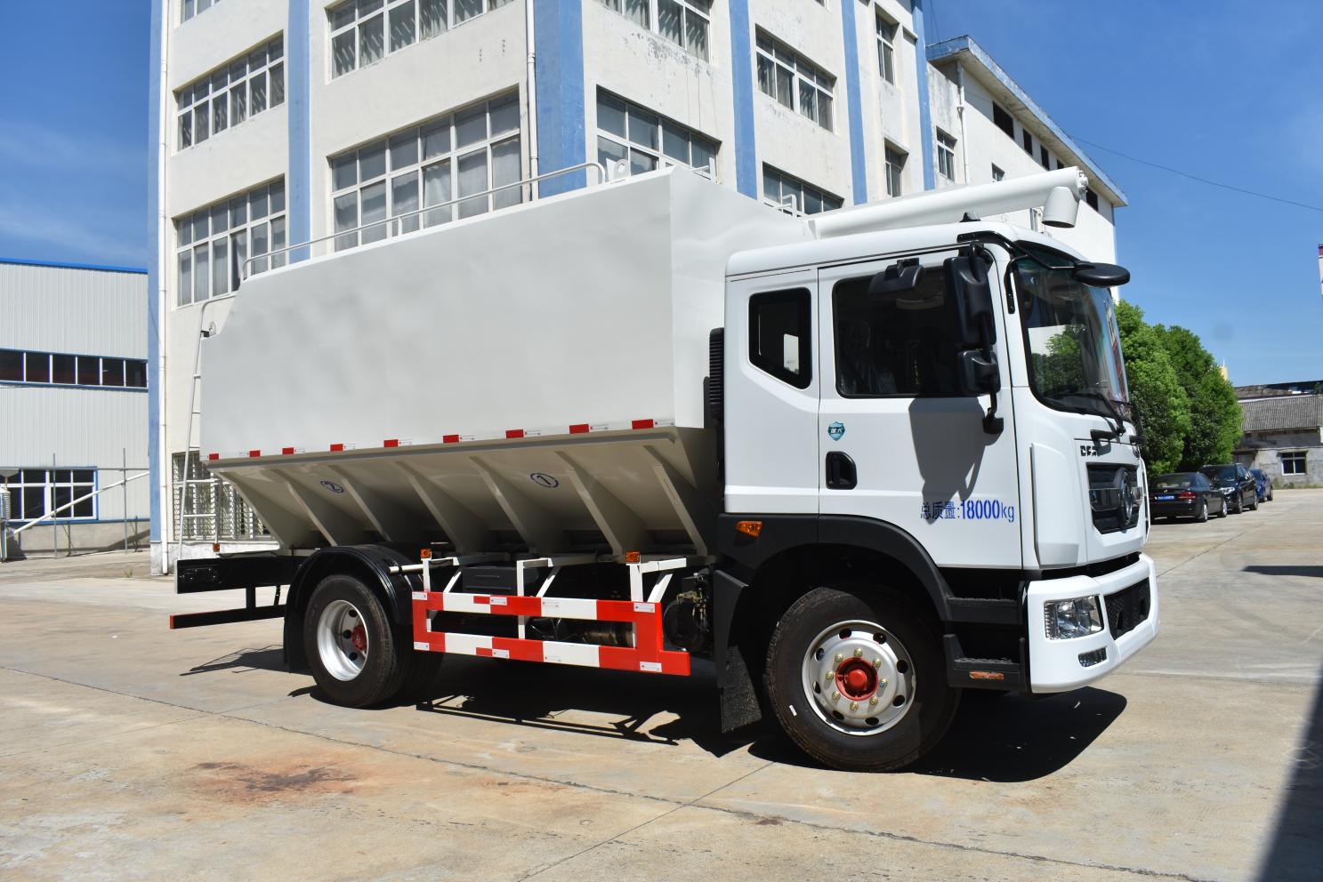 宏遠(yuǎn)東風(fēng)福瑞卡12立方散裝飼料運輸車